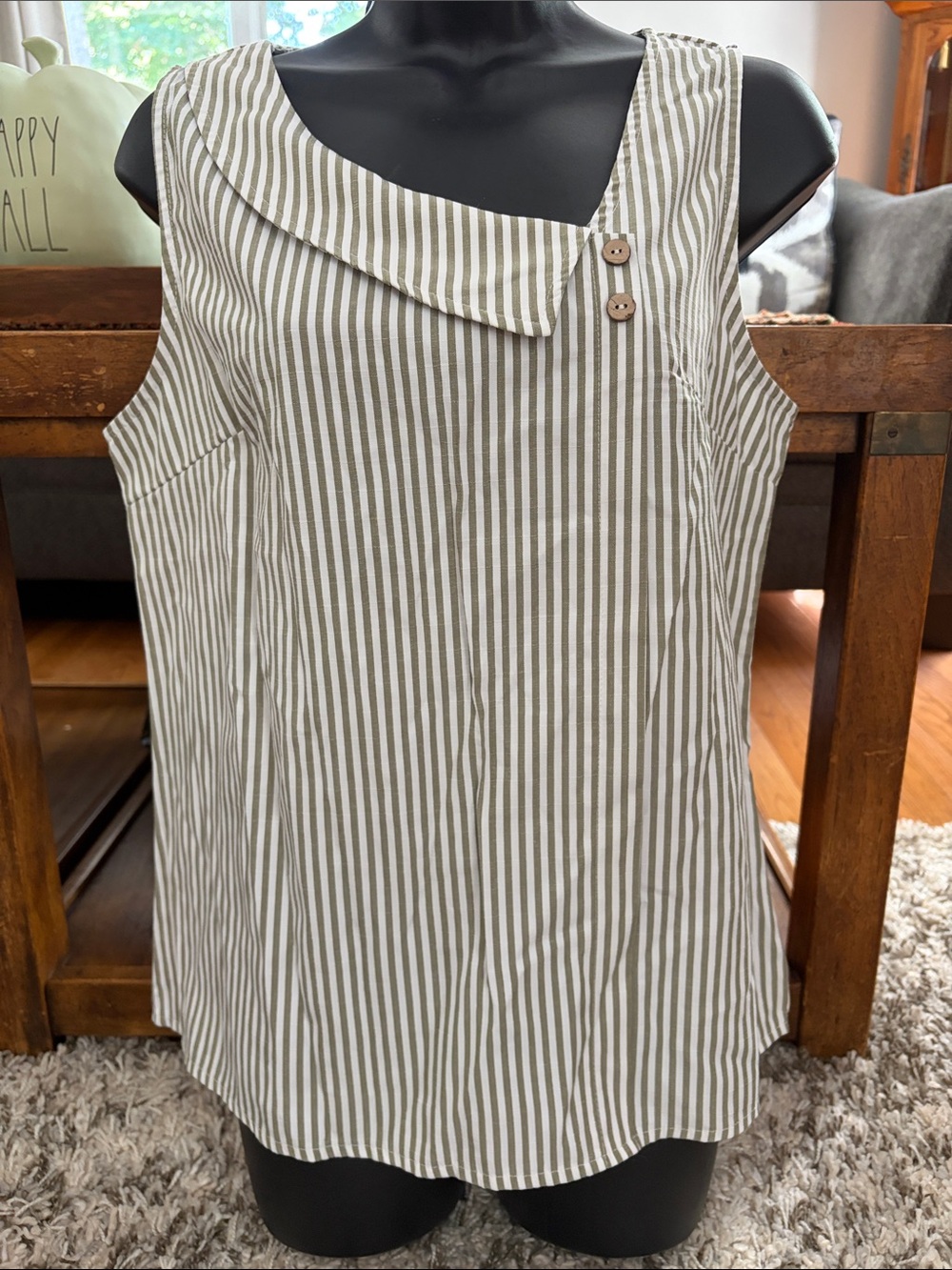 Emery Rose Sleeveless Striped Scoop-Neck Top in Olive and White size Medium